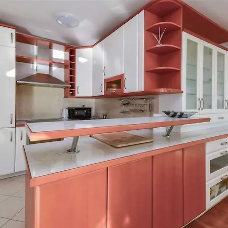 Butterfly In For 6 Persons *