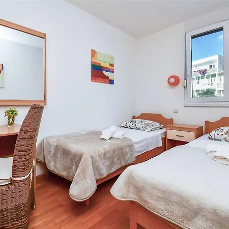 Butterfly In For 6 Persons