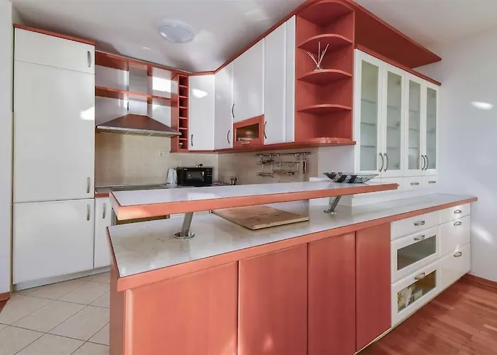 Butterfly In For 6 Persons *