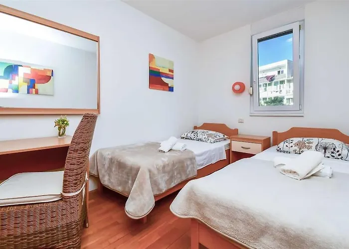 Butterfly In For 6 Persons